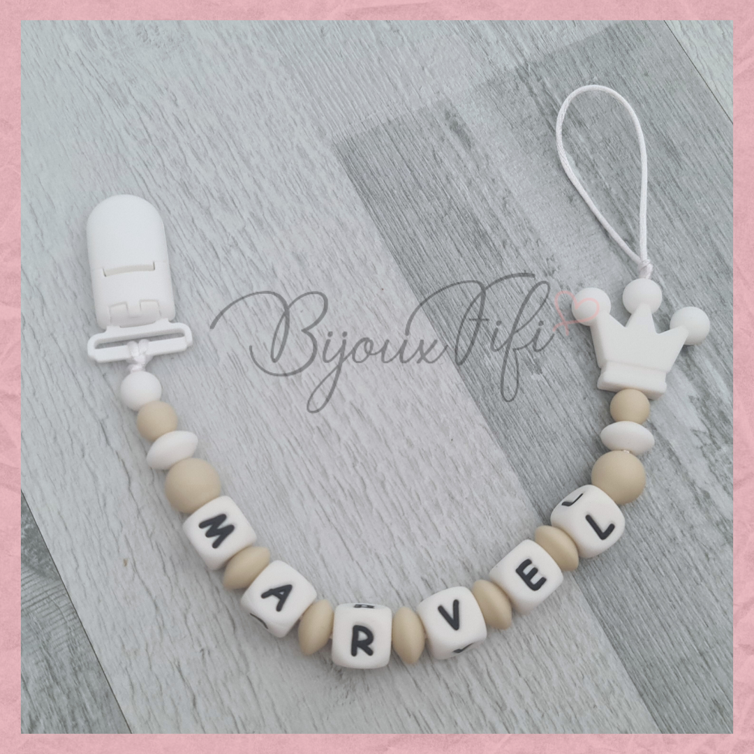 Prende Chucha de silicone com NOME