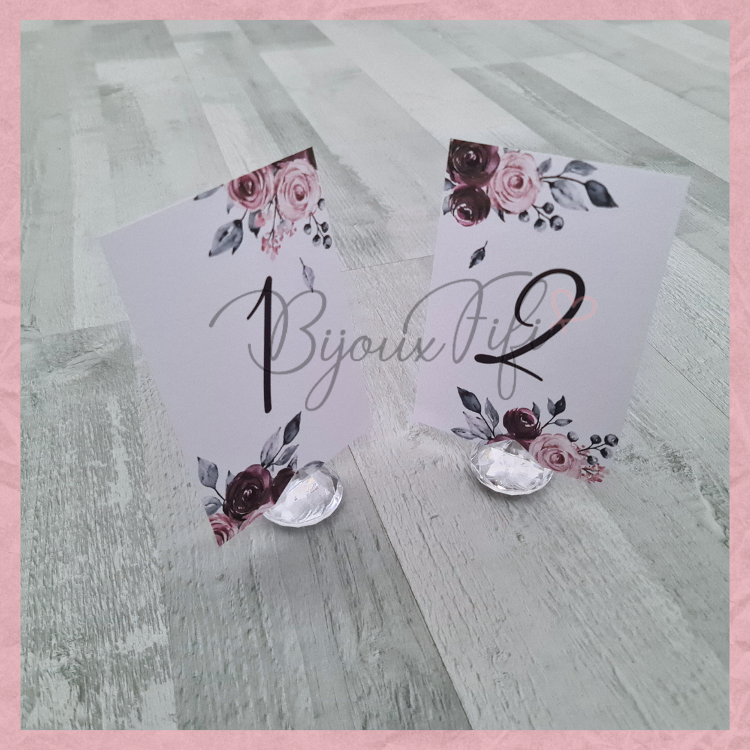 Marcador de Mesa com Base "Tassel" MB025